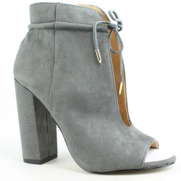 Daya by Zendaya Shoes - DAYA by ZENDAYA Netty gray ankle boots 7.5 EUC